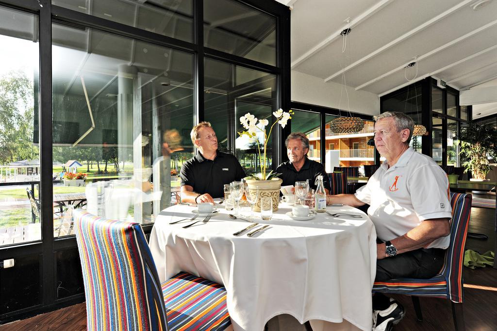 First Hotel Lindoe Park Vallentuna Rom bilde