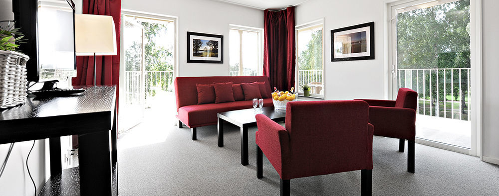 First Hotel Lindoe Park Vallentuna Eksteriør bilde
