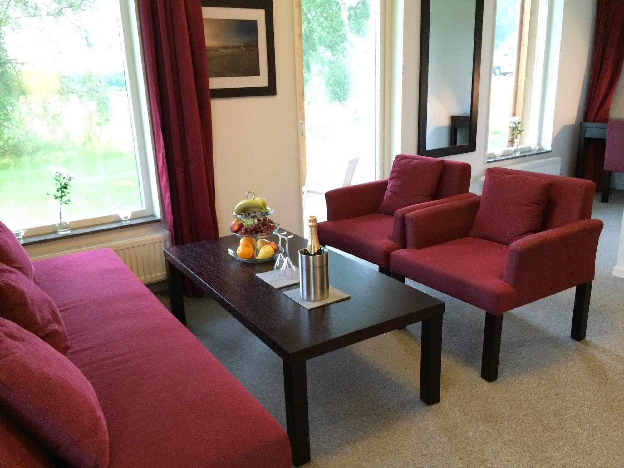 First Hotel Lindoe Park Vallentuna Eksteriør bilde