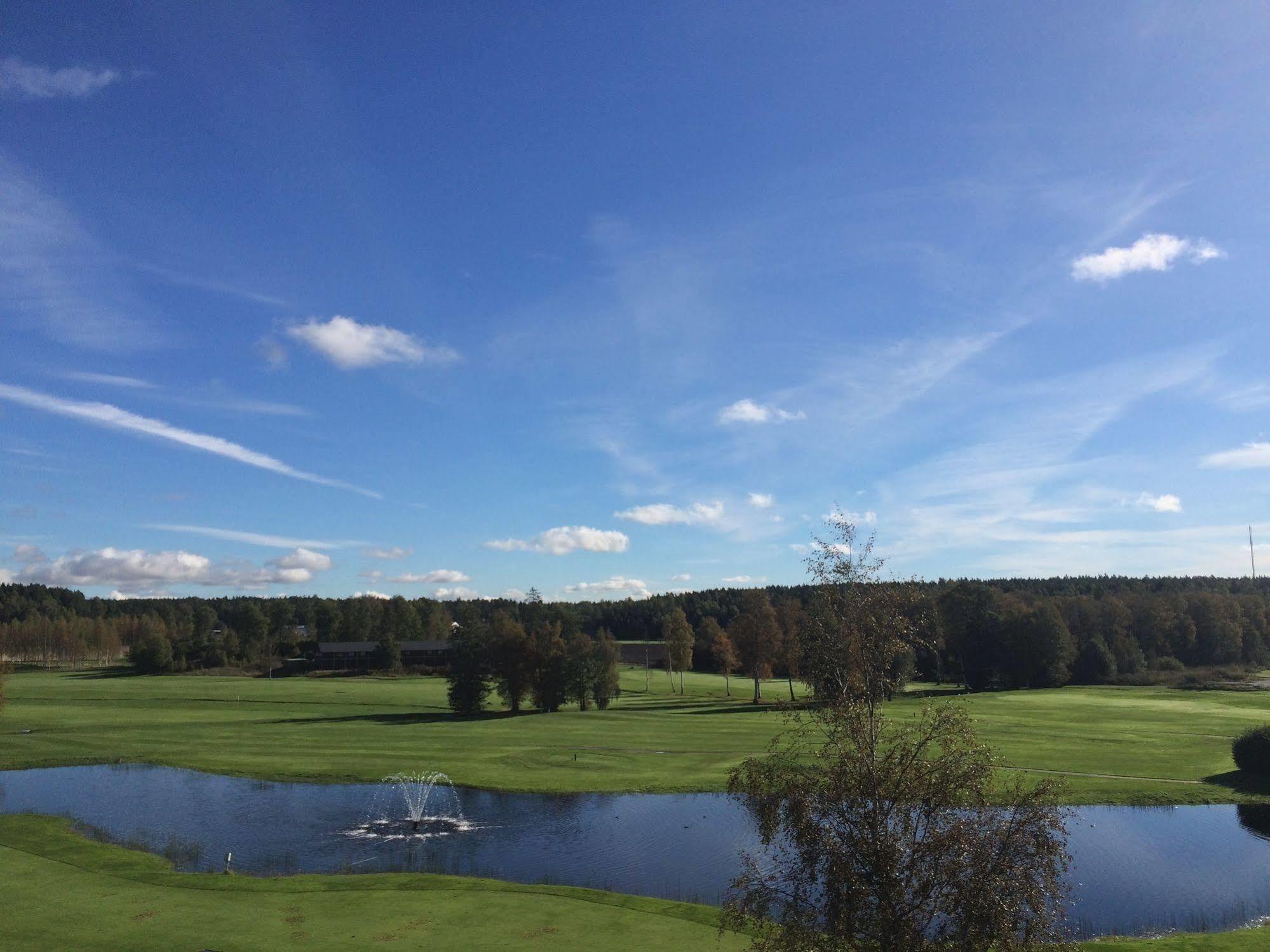First Hotel Lindoe Park Vallentuna Eksteriør bilde
