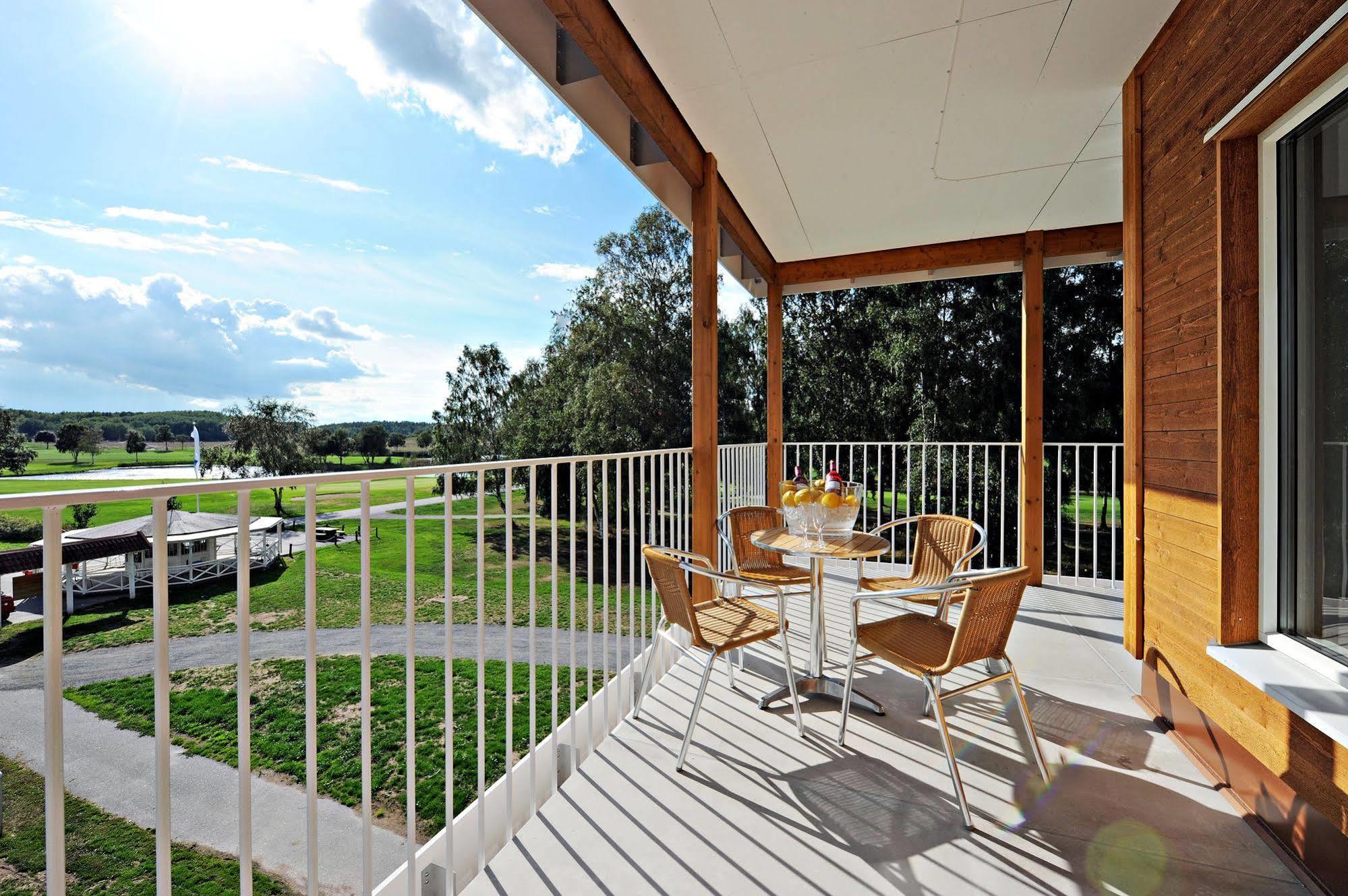 First Hotel Lindoe Park Vallentuna Eksteriør bilde