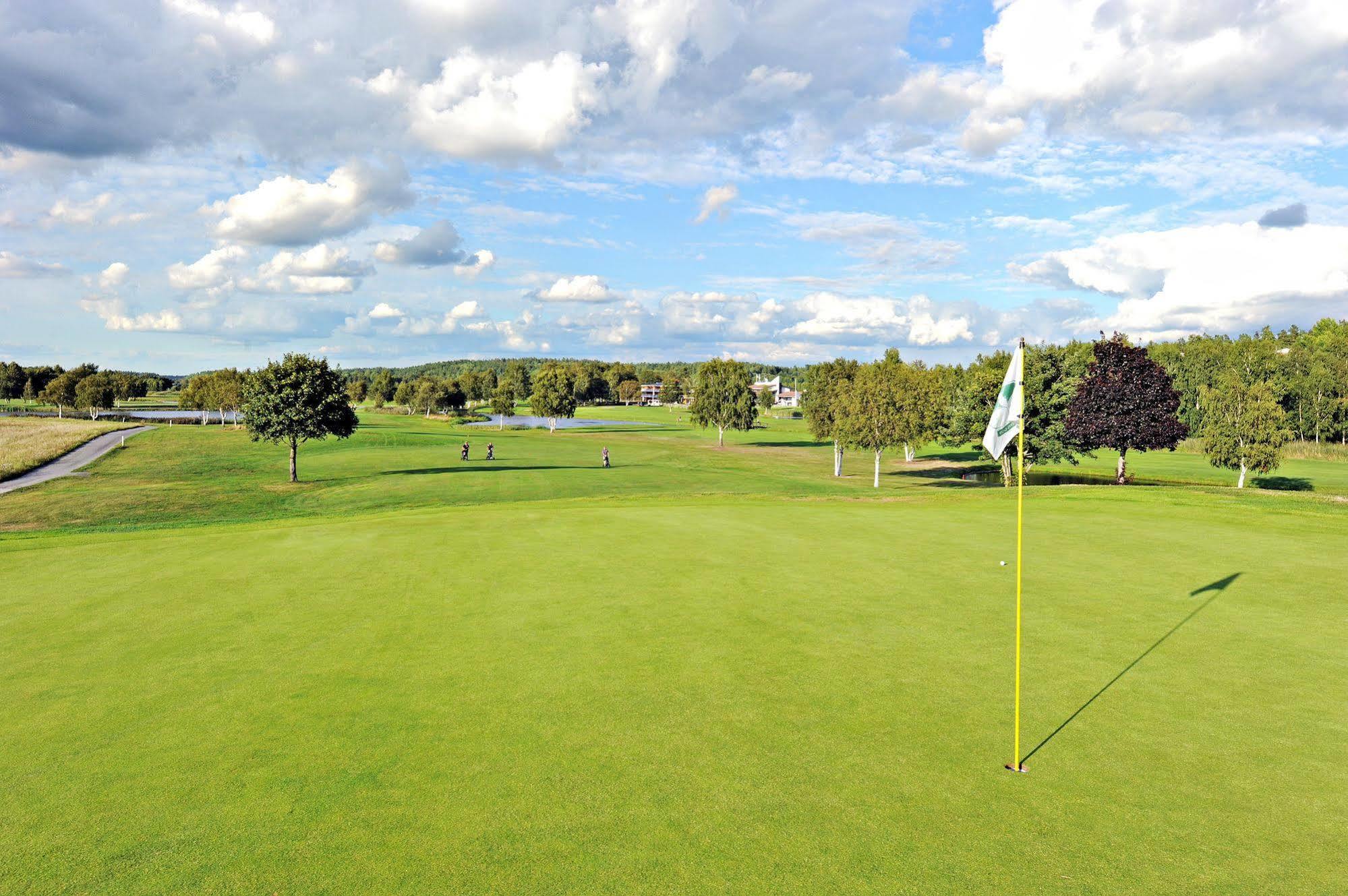 First Hotel Lindoe Park Vallentuna Eksteriør bilde