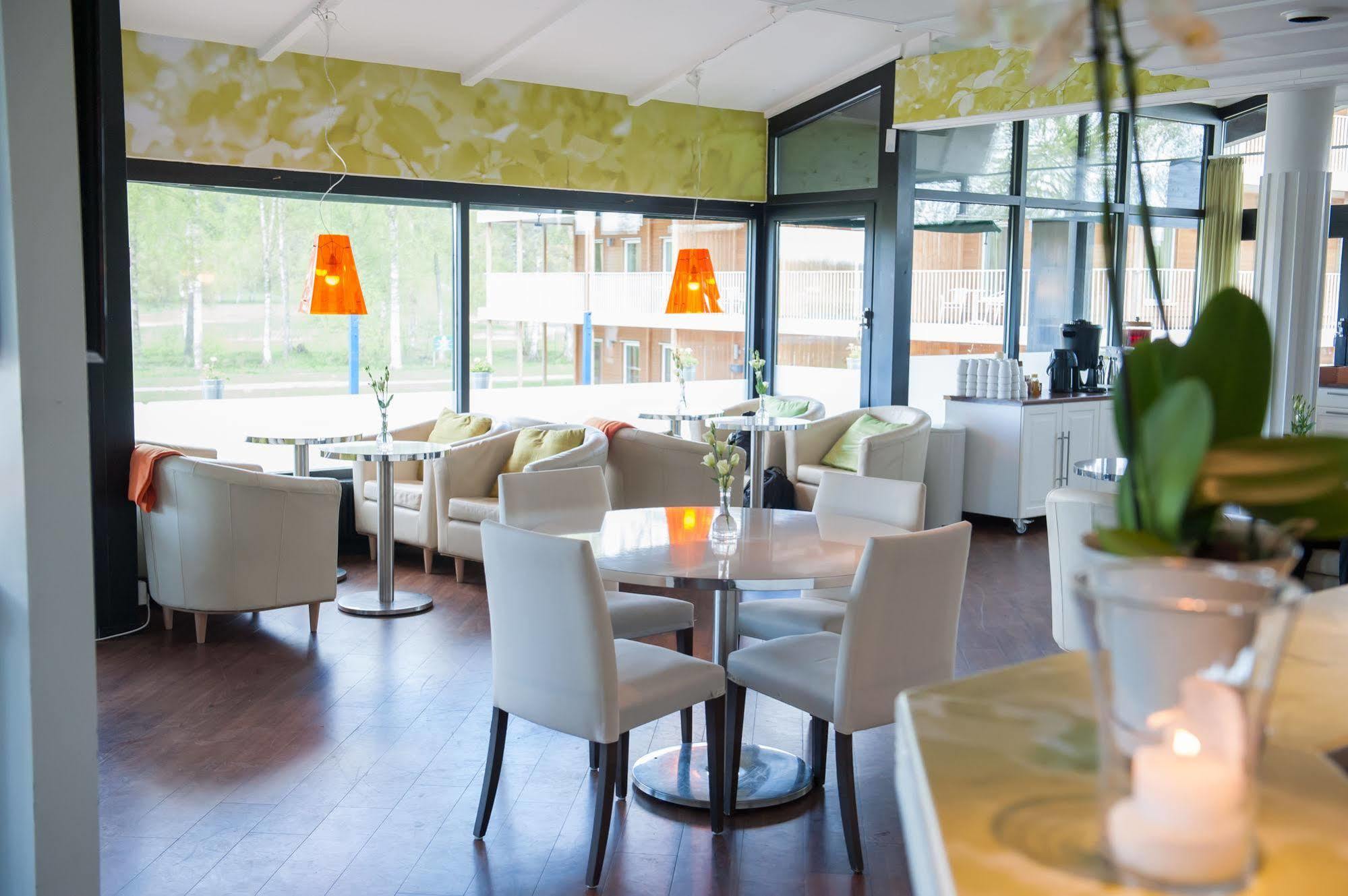 First Hotel Lindoe Park Vallentuna Eksteriør bilde